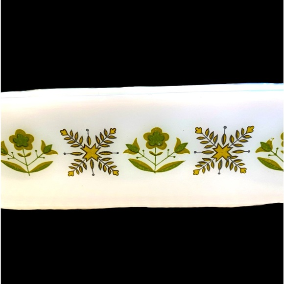 Vintage Fire King Green Garden Meadow Casserole Dish - 1 qt. - Picture 2 of 10